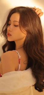 对美女上司的妄想 屏幕后的人：两段身份被同一张脸缝在一起
