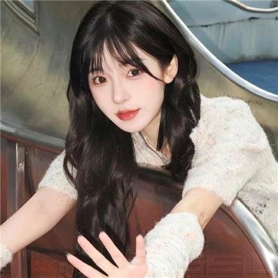 欧美精选AI 短剧 对美女上司的妄想 EP02：史蒂芬妮在录音棚的麦克风前与办公室双线并置