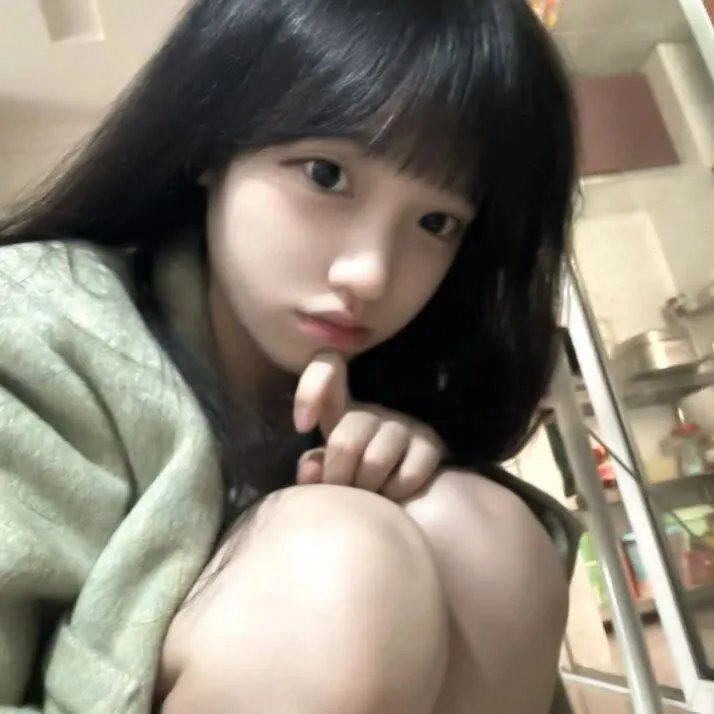 对美女上司的妄想 夜里的偷听：朱莉在公司里听出熟悉声音的瞬间